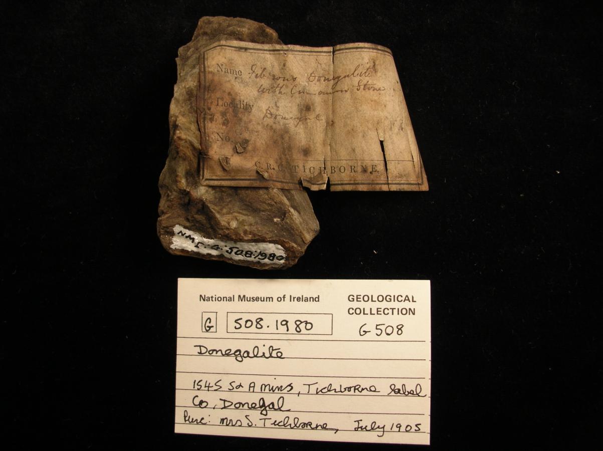 Tichborne’ and a modern museum label for this mineral specimen