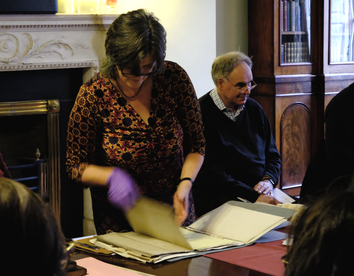 Expert Workshop: Conserving Your Personal Archive with Zoë Reid